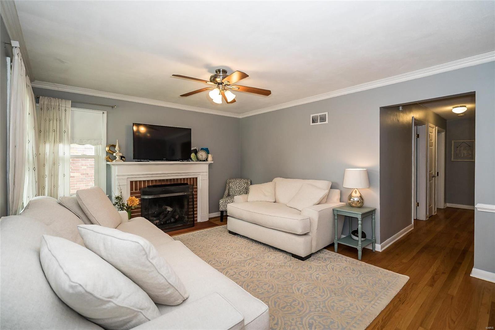 1270 North Sappington Road St. Louis, MO 63122 - Photo 3 of 32 Gallery Image 3