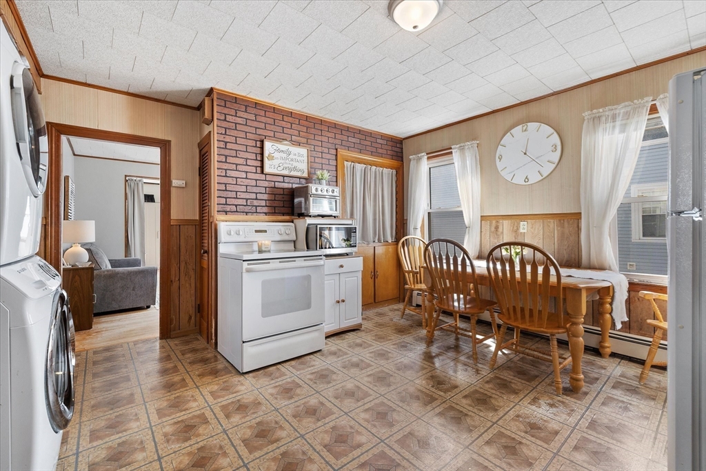 17 Fifth Avenue Worcester, MA 01607 - Photo 4 of 42 Gallery Image 4