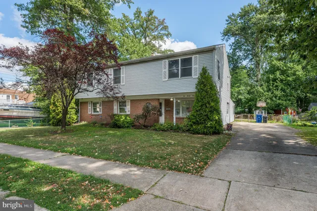 $479,900 | 621 South Forklanding Road, Maple Shade, NJ 08052