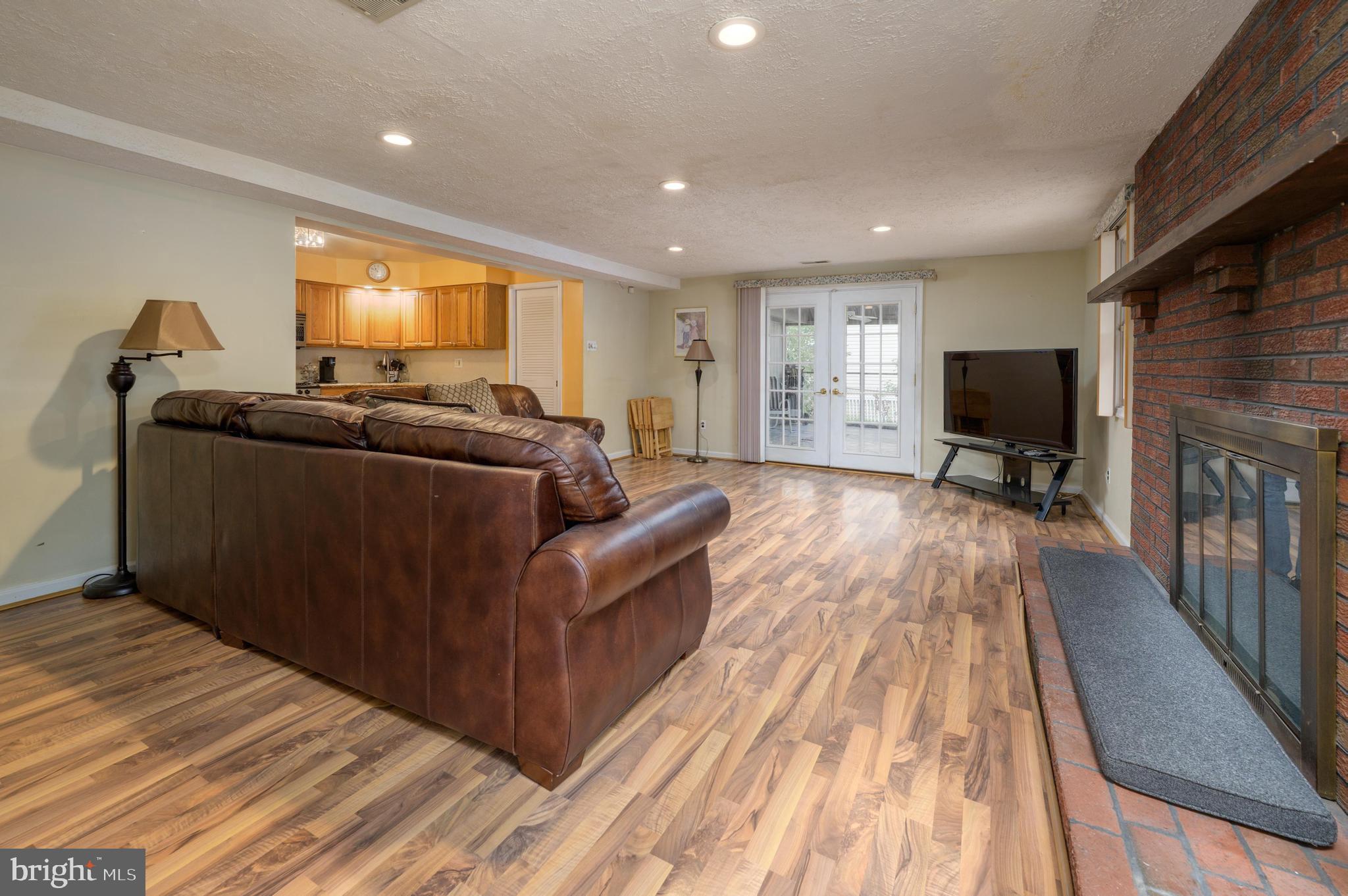 621 South Forklanding Road Maple Shade, NJ 08052 - Photo 4 of 23