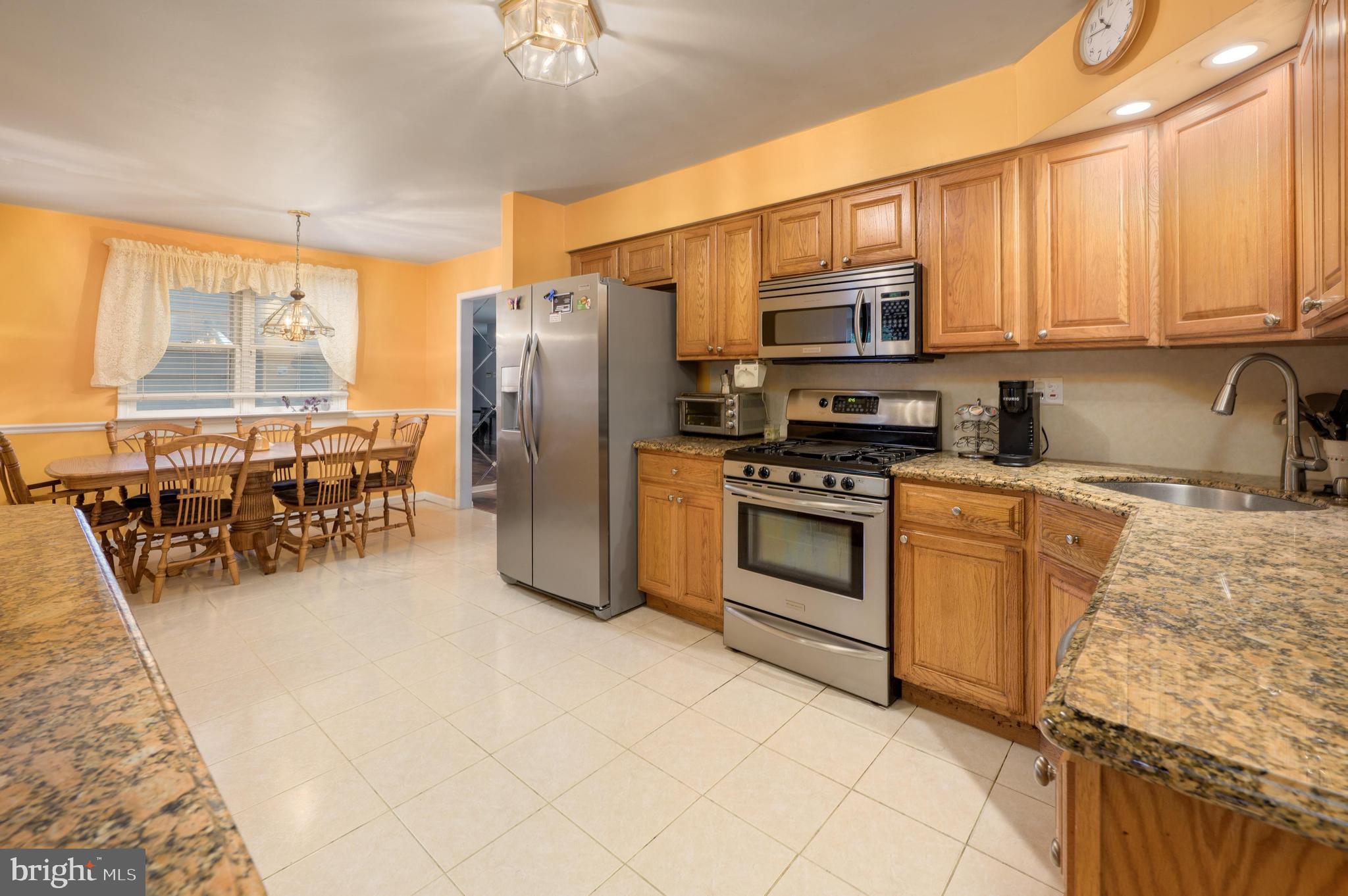 621 South Forklanding Road Maple Shade, NJ 08052 - Photo 6 of 23