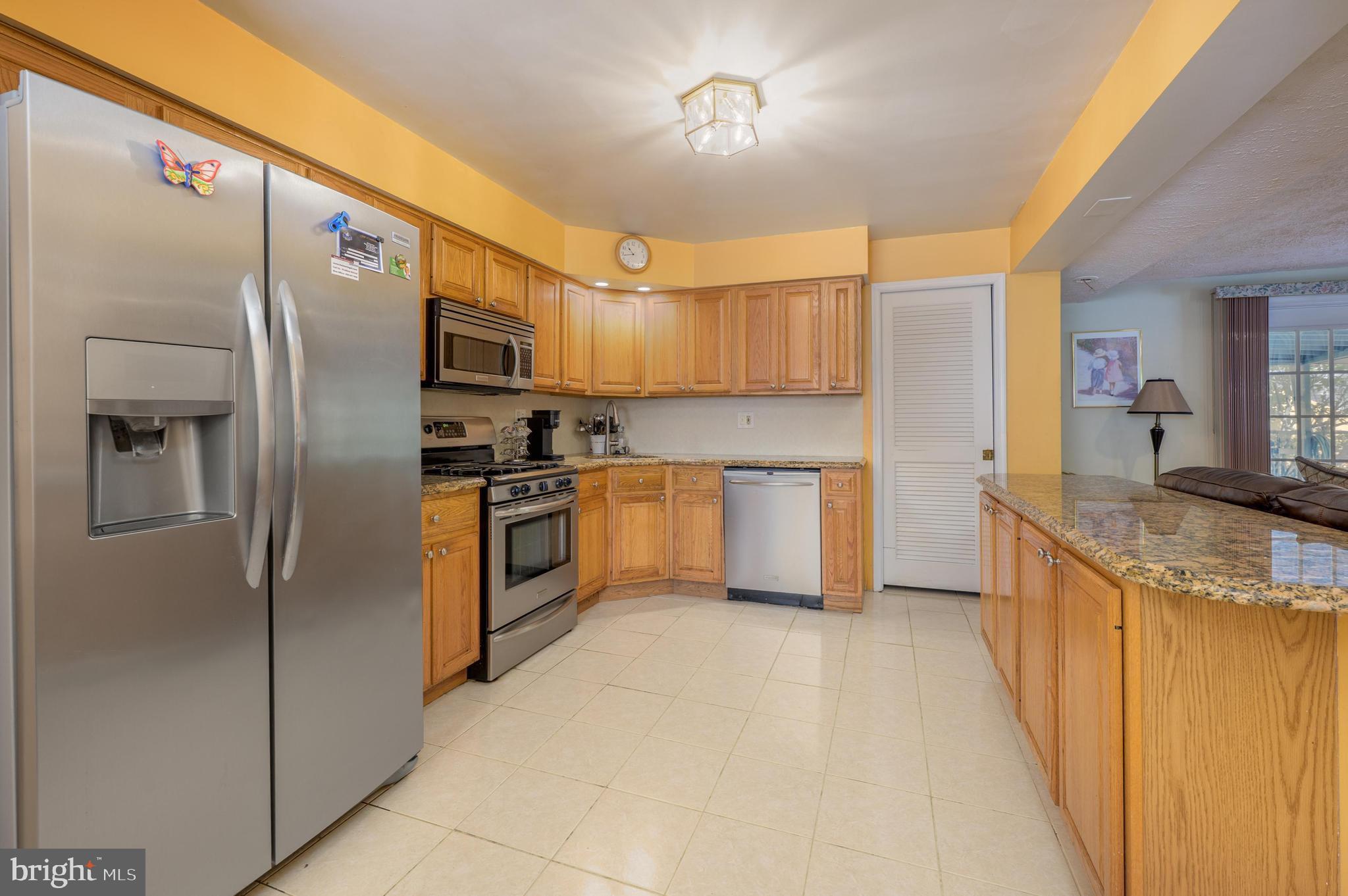 621 South Forklanding Road Maple Shade, NJ 08052 - Photo 8 of 23