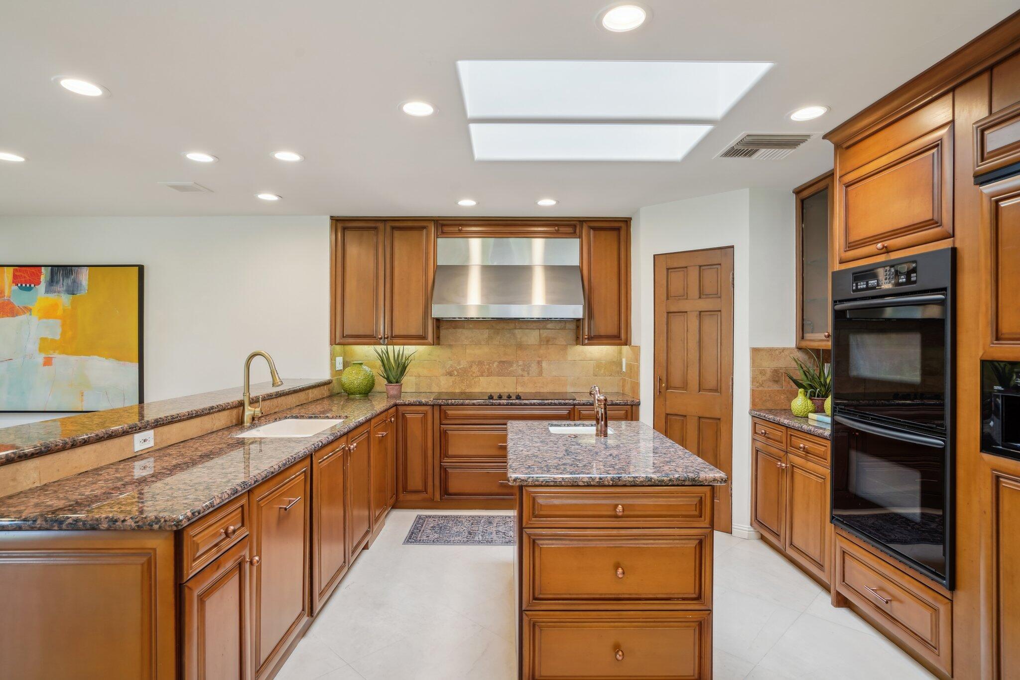 1 Exeter Court Rancho Mirage, CA 92270 - Photo 14 of 41 Kitchen