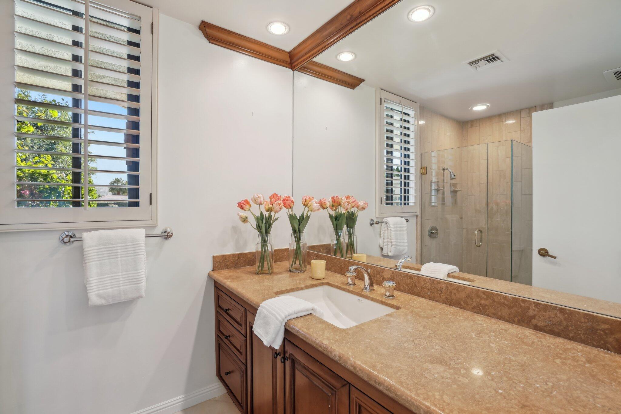1 Exeter Court Rancho Mirage, CA 92270 - Photo 19 of 41 Powder room/guest ensuite #1