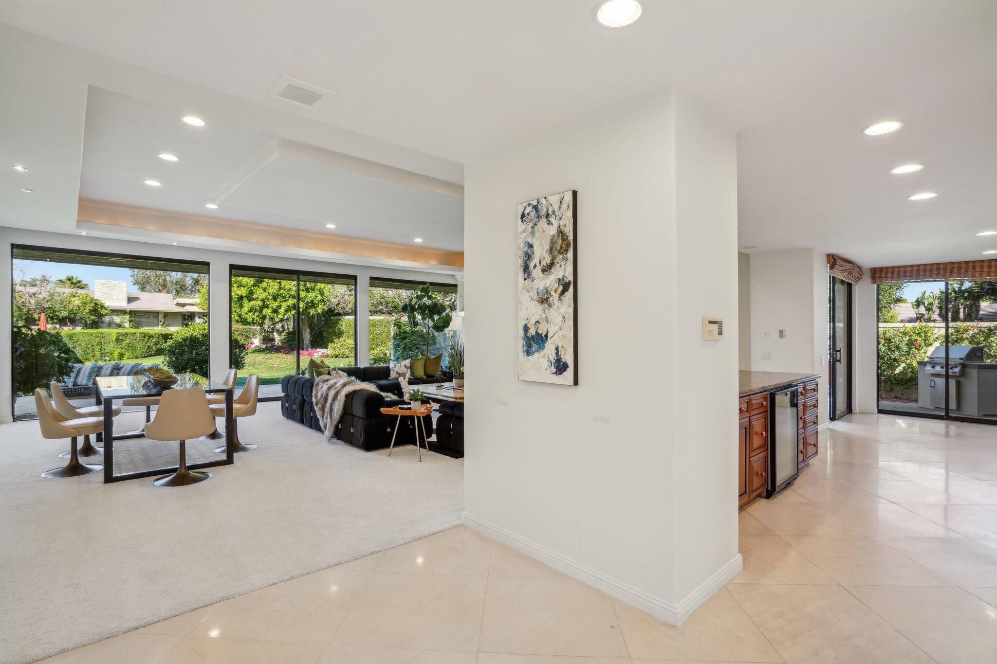 1 Exeter Court Rancho Mirage, CA 92270 - Photo 4 of 41 Entry hall