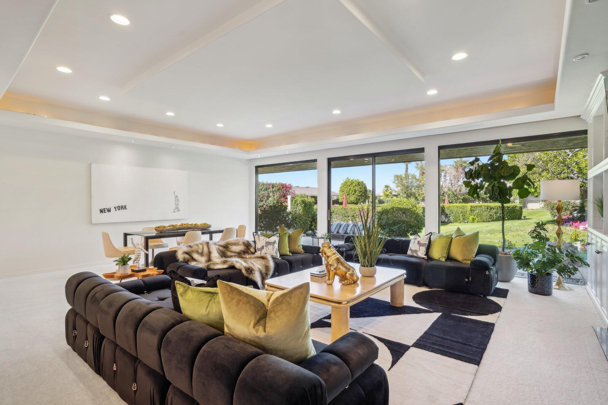 1 Exeter Court Rancho Mirage, CA 92270 - Photo 6 of 41 Bright living/dining area