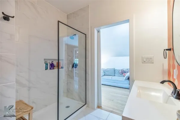 a bathroom with a tub