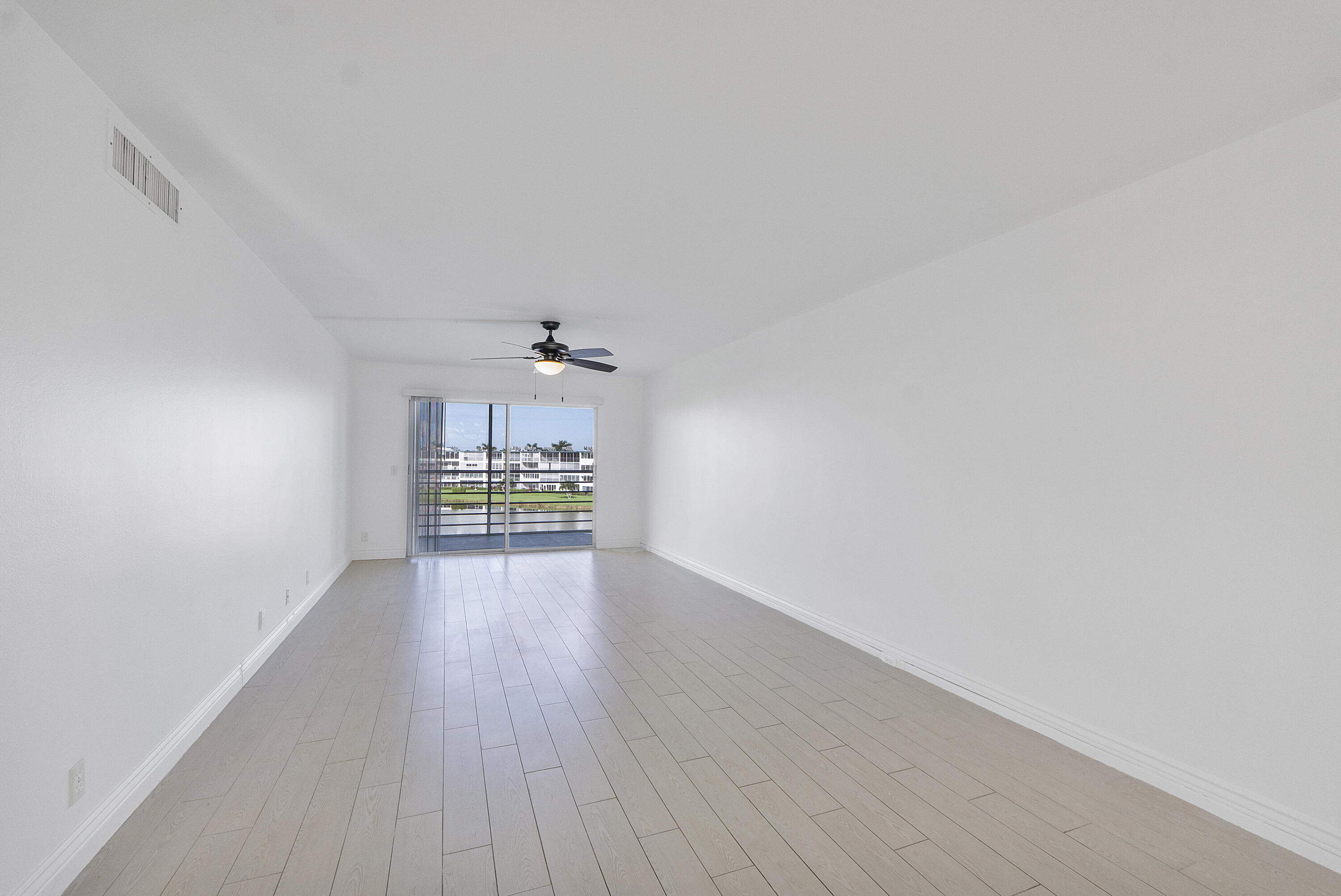 4072 Guildford East Boca Raton, FL 33434 - Photo 5 of 36 4072 Gildford D_002