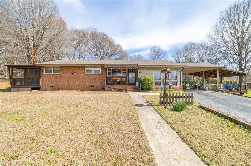 918 Hampton Street Eden, NC 27288 - Photo 1 of 38