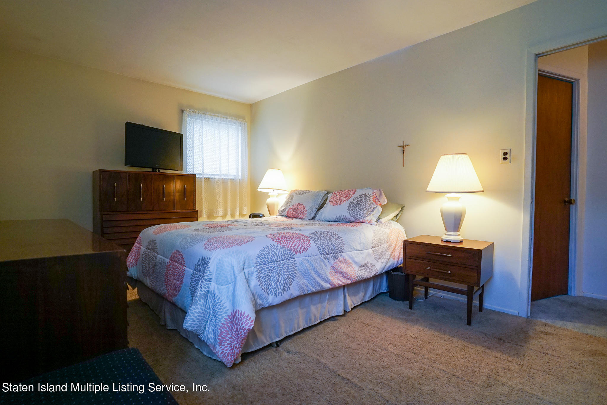 240 Woodrow Road Staten Island, NY 10312 - Photo 16 of 29 DSC02616