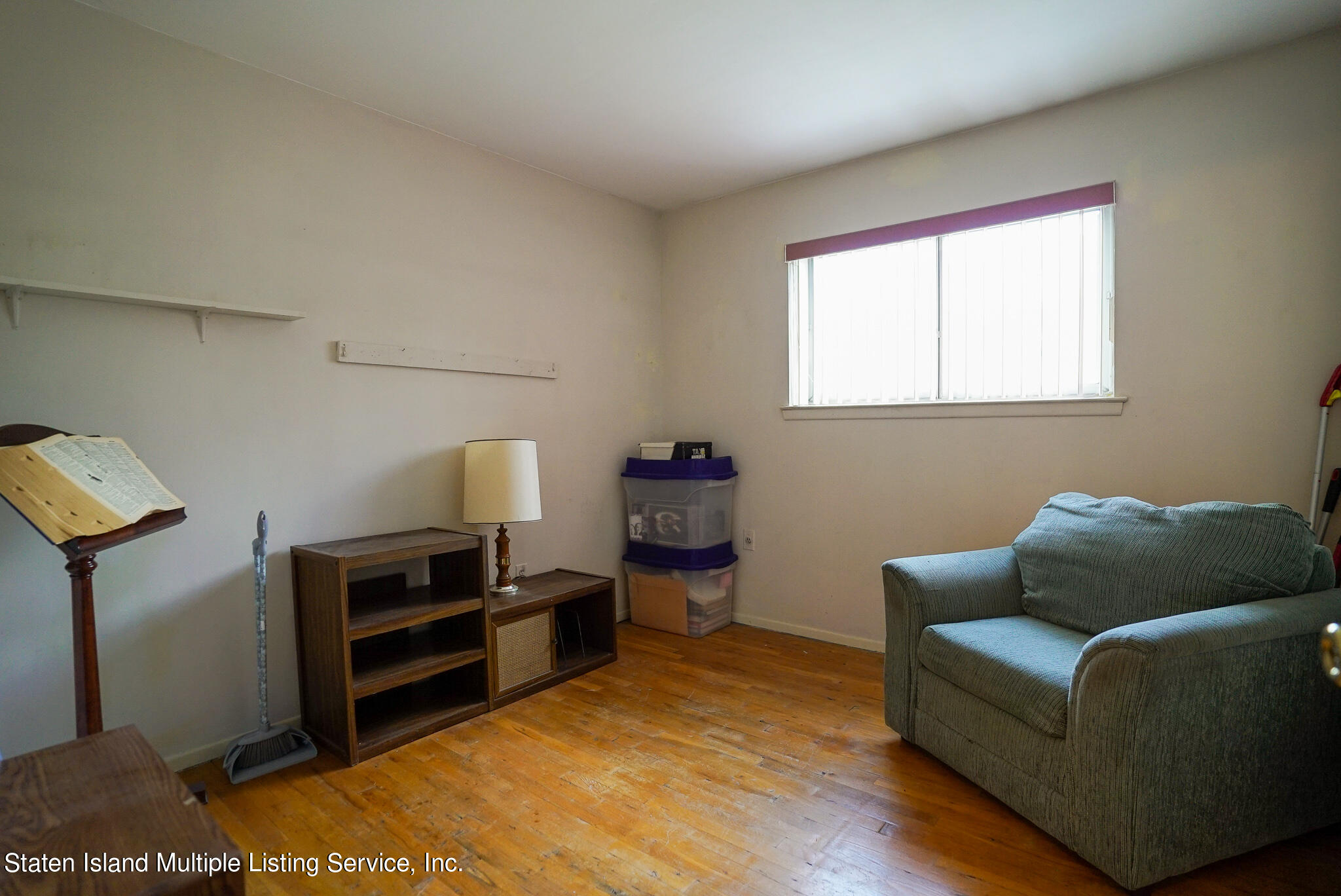 240 Woodrow Road Staten Island, NY 10312 - Photo 17 of 29 DSC02618