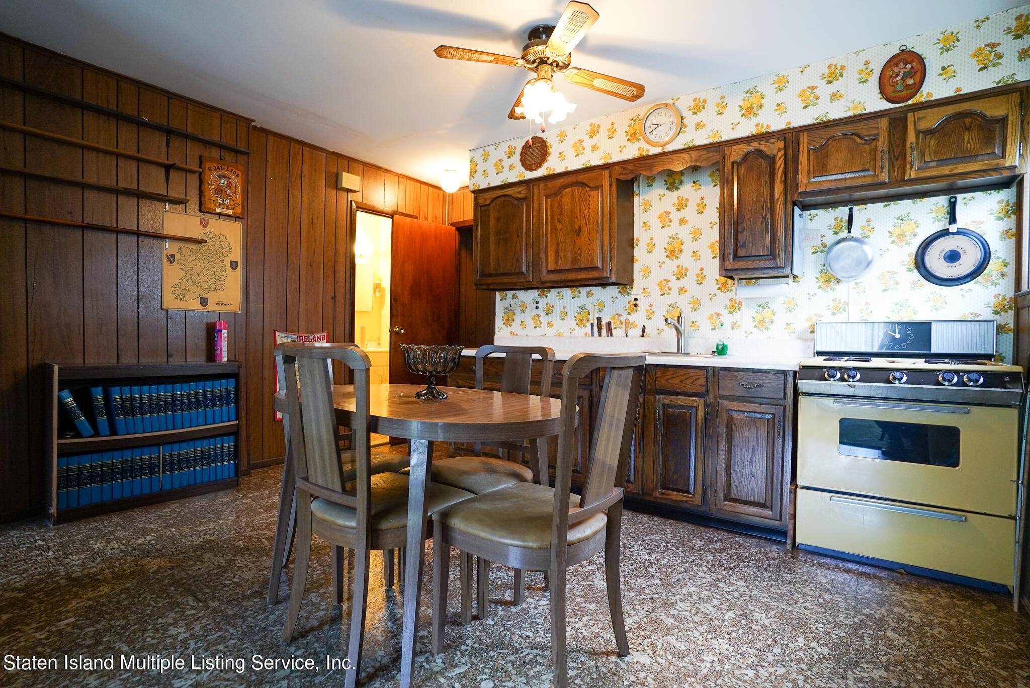 240 Woodrow Road Staten Island, NY 10312 - Photo 24 of 29 DSC02630