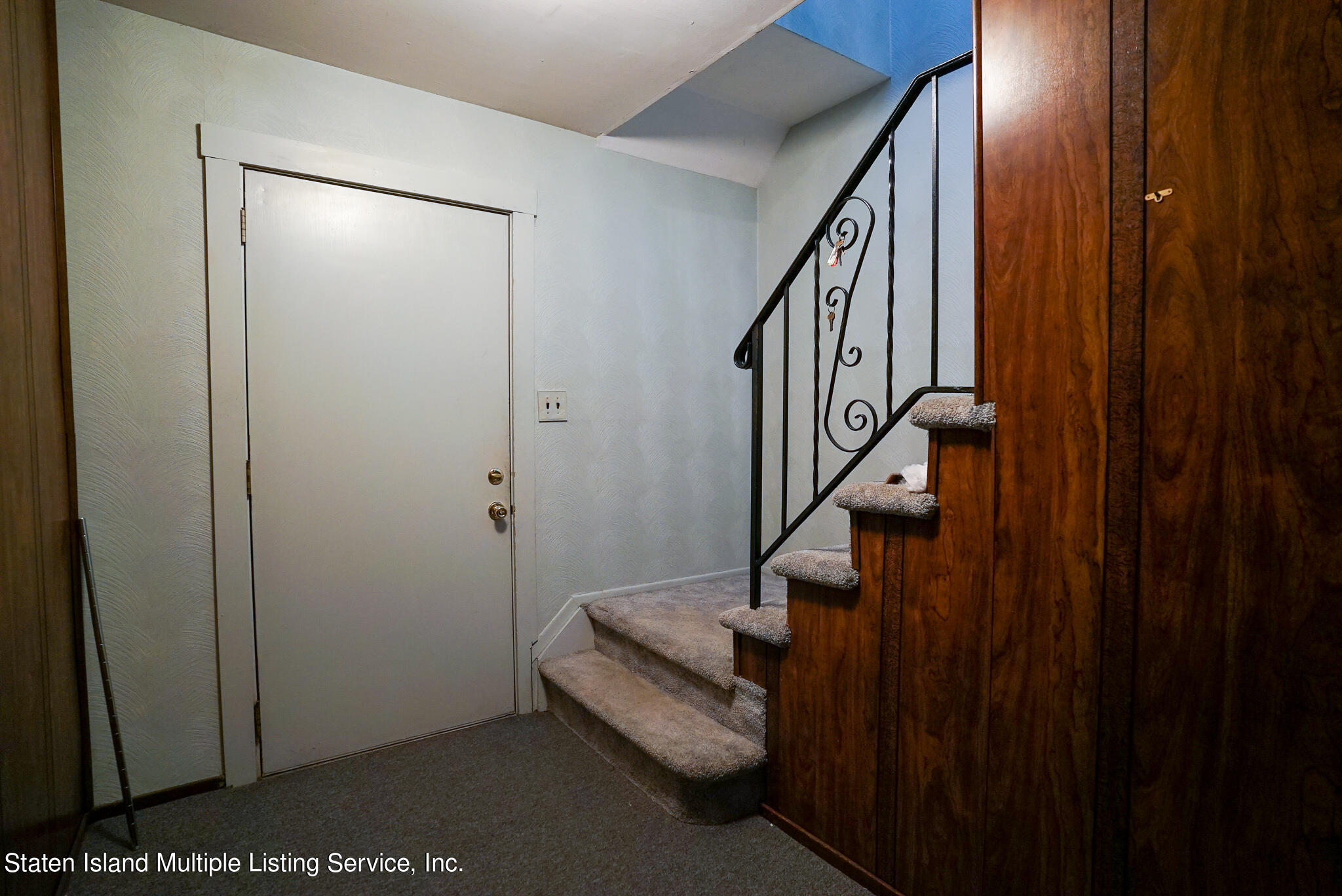 240 Woodrow Road Staten Island, NY 10312 - Photo 5 of 29 DSC02601