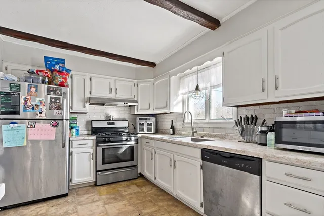 $369,999 | 677 Oak Grove Avenue, Fall River, MA 02720