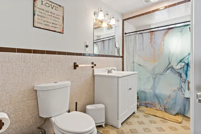 $369,999 | 677 Oak Grove Avenue, Fall River, MA 02720