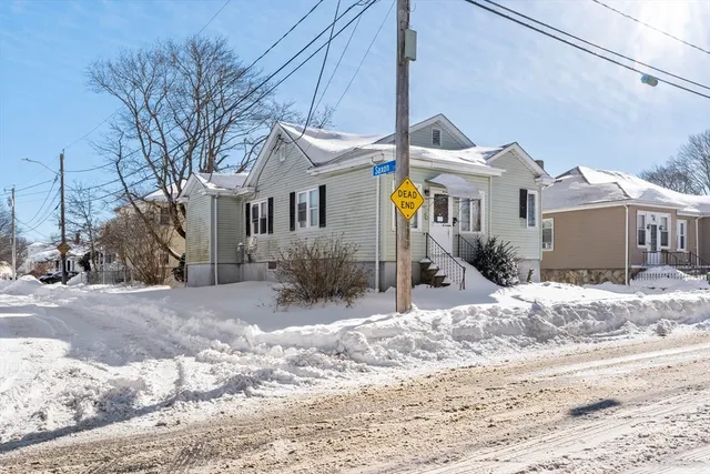 $369,999 | 677 Oak Grove Avenue, Fall River, MA 02720