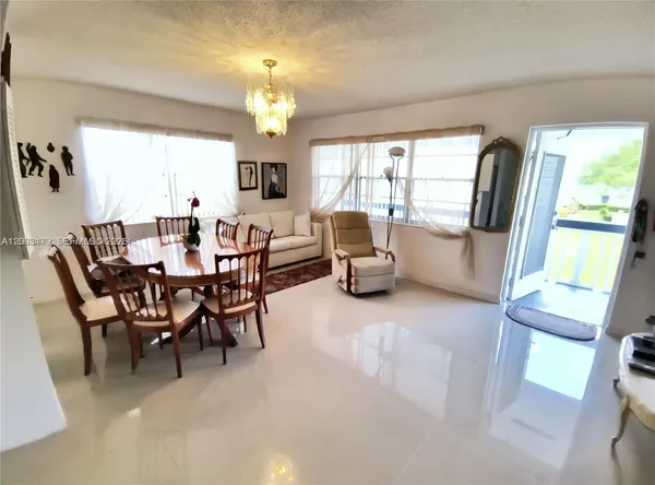 $1,200 | 308 Markham North, Deerfield Beach, FL 33442