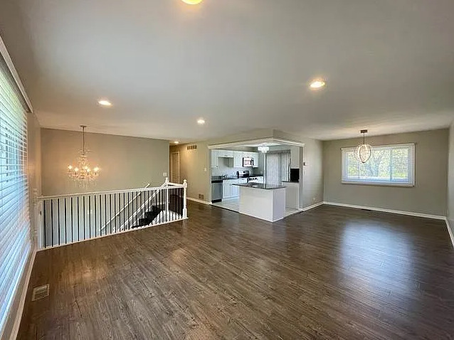 168 Farm Gate Lane Bolingbrook, IL 60440 - Photo 3 of 17