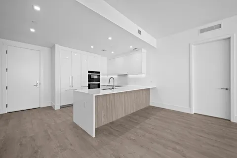 $1,175,000 | 220 Lake Shore Drive, Unit 917, Lake Park, FL 33403