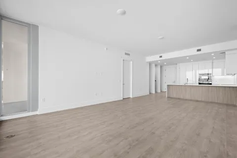 $1,175,000 | 220 Lake Shore Drive, Unit 917, Lake Park, FL 33403