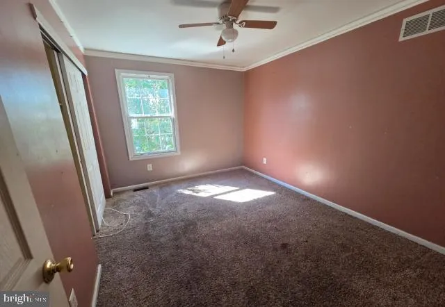 a view of empty room with window