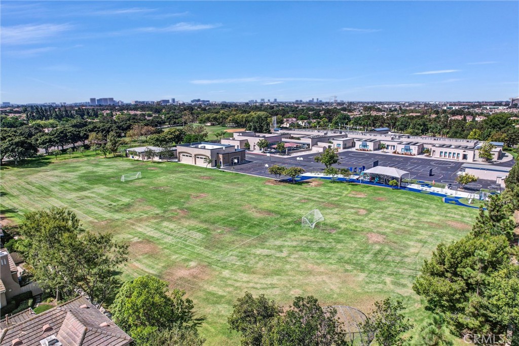 35 Del Cambrea Irvine, CA 92606 - Photo 29 of 31 a view of a garden with houses