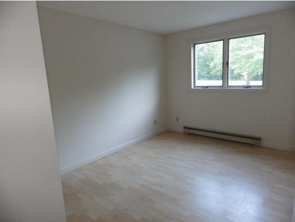 23 Old Stagecoach Road, Unit 9 Epping, NH 03042 - Photo 12 of 13