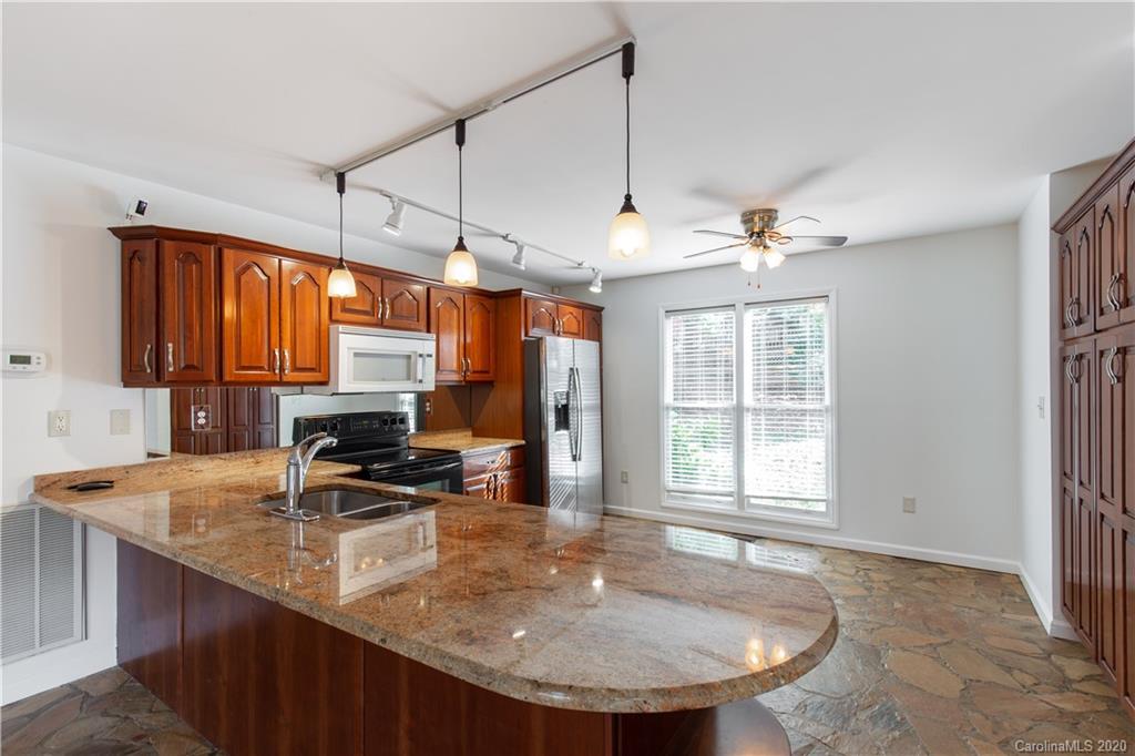 16009 Samar Court Tega Cay, SC 29708 - Photo 11 of 28 Gallery Image 11