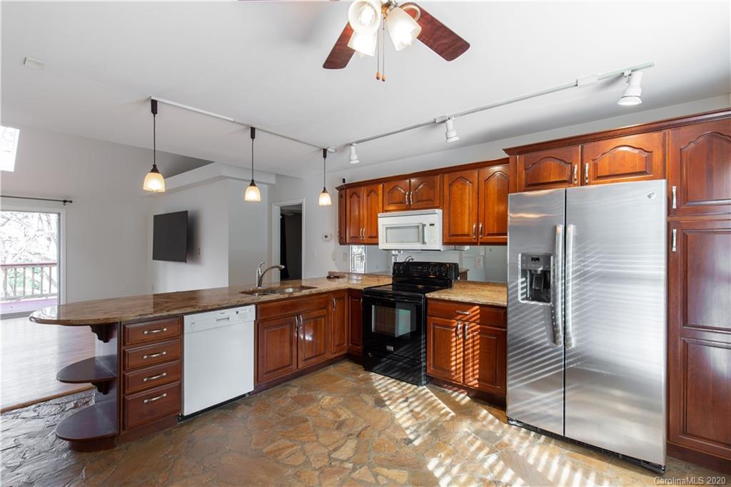 16009 Samar Court Tega Cay, SC 29708 - Photo 12 of 28 Gallery Image 12