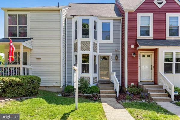 $556,000 | 5903 Sir Cambridge Way, Alexandria, VA 22315