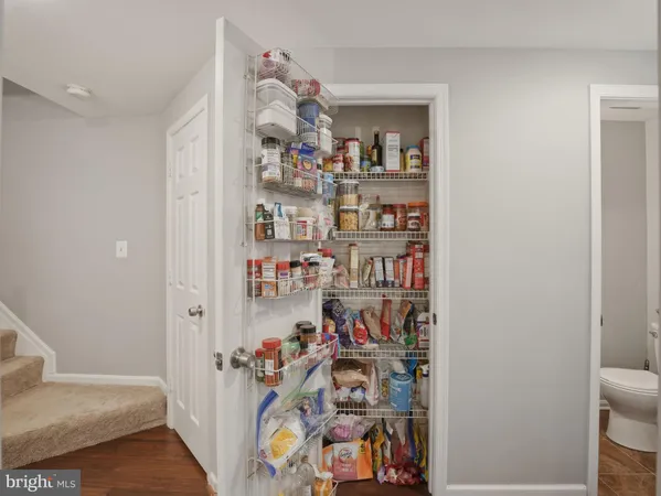 $556,000 | 5903 Sir Cambridge Way, Alexandria, VA 22315