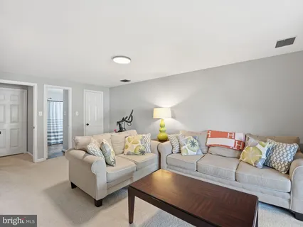 $556,000 | 5903 Sir Cambridge Way, Alexandria, VA 22315