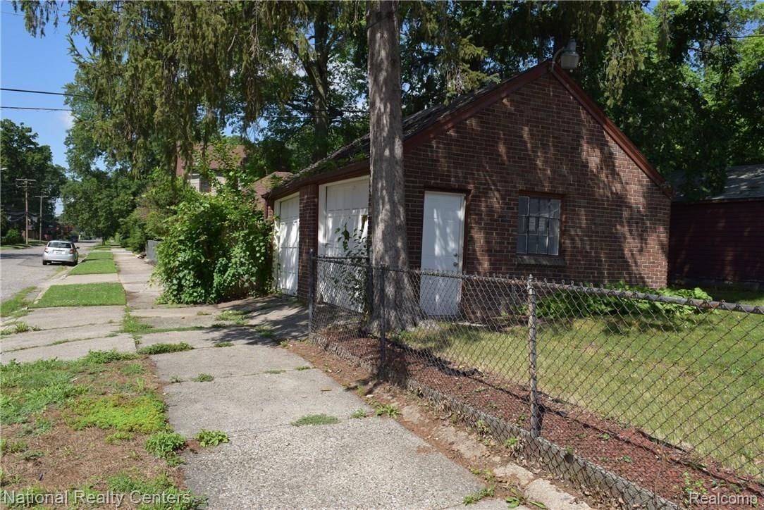 5207 Harvard Road Detroit, MI 48224 - Photo 30 of 34 2 car detached garage