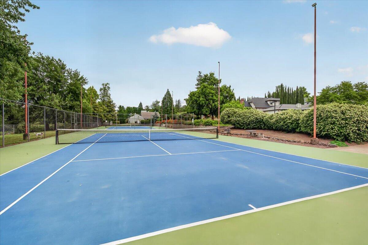 2647 Freedom Way Medford, OR 97504 - Photo 33 of 38 a view of a tennis court