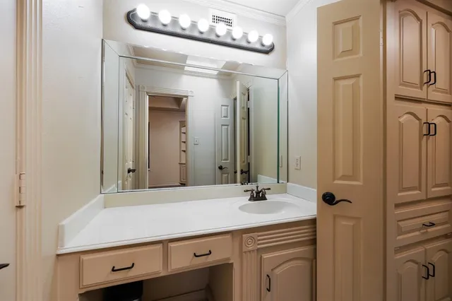 $1,050,000 | 4300 Eaton Circle, Colleyville, TX 76034