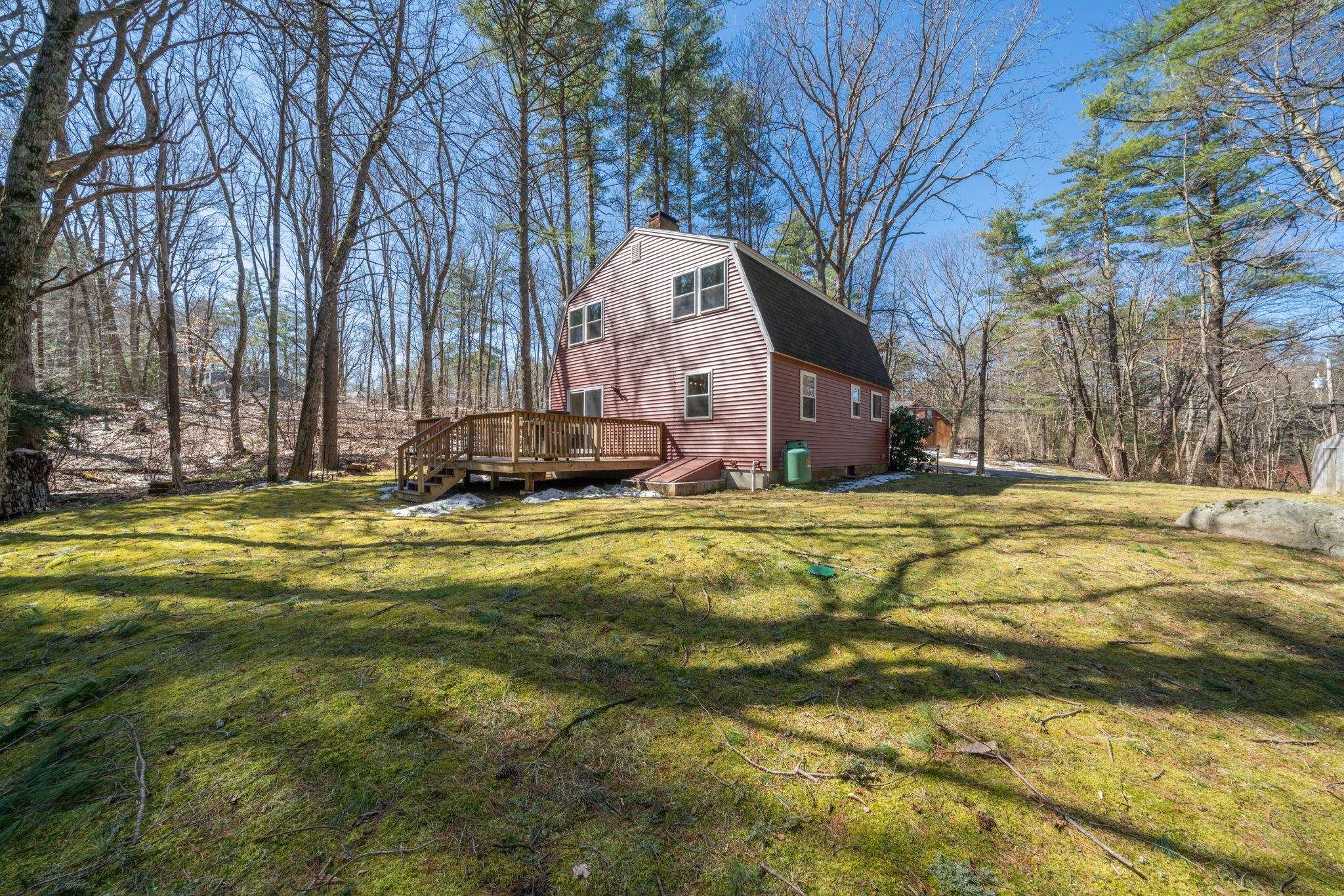 6 Sheldon Road Derry, NH 03038 - Photo 13 of 34