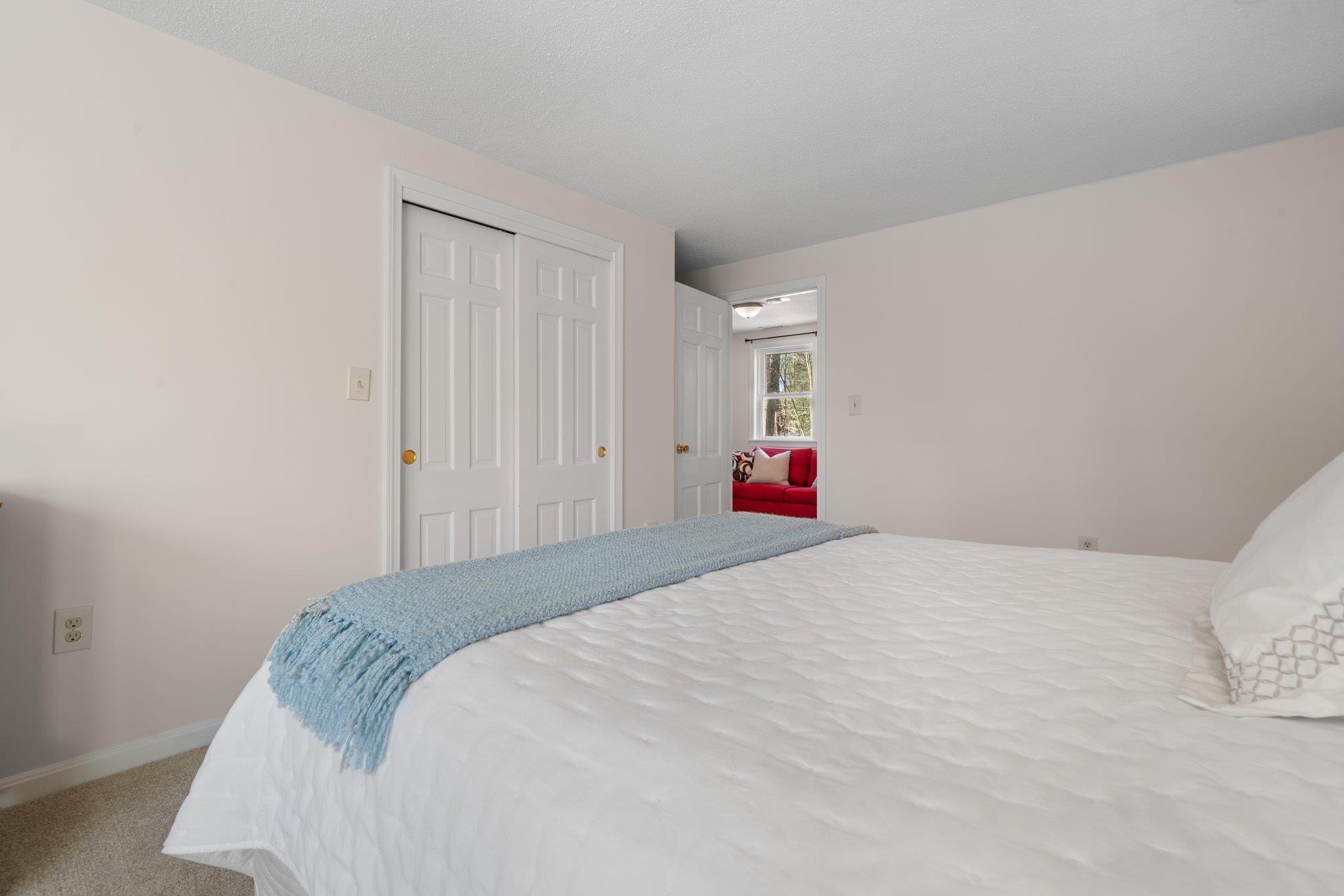 6 Sheldon Road Derry, NH 03038 - Photo 23 of 34