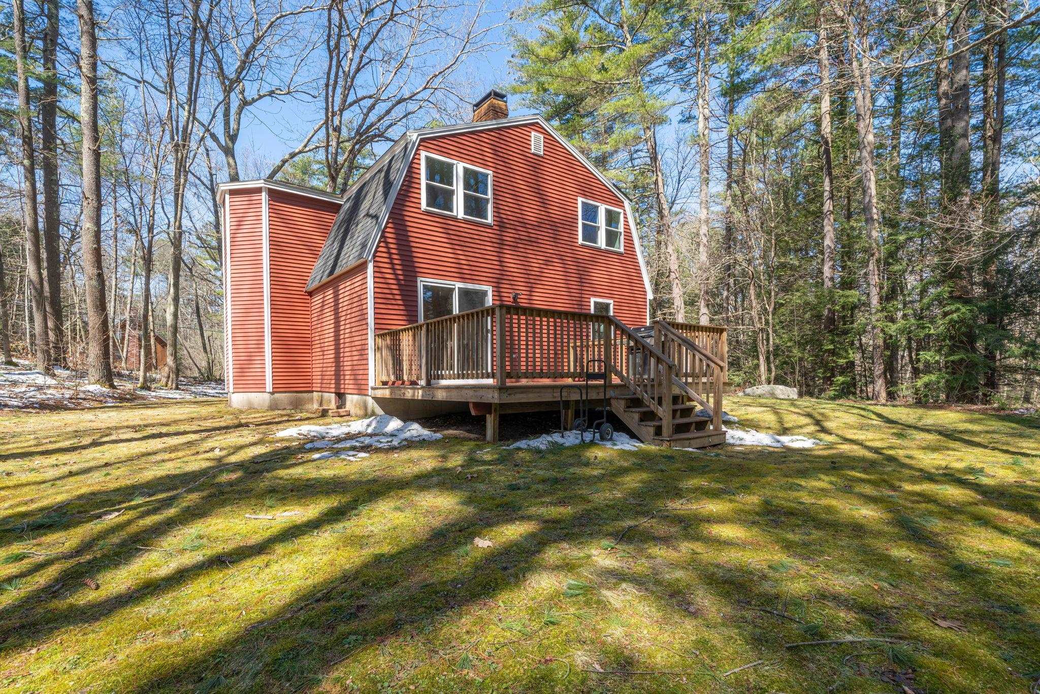 6 Sheldon Road Derry, NH 03038 - Photo 24 of 34