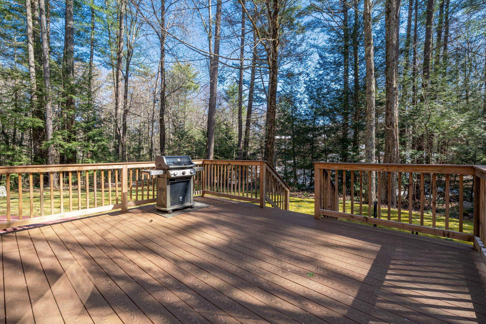 6 Sheldon Road Derry, NH 03038 - Photo 30 of 34