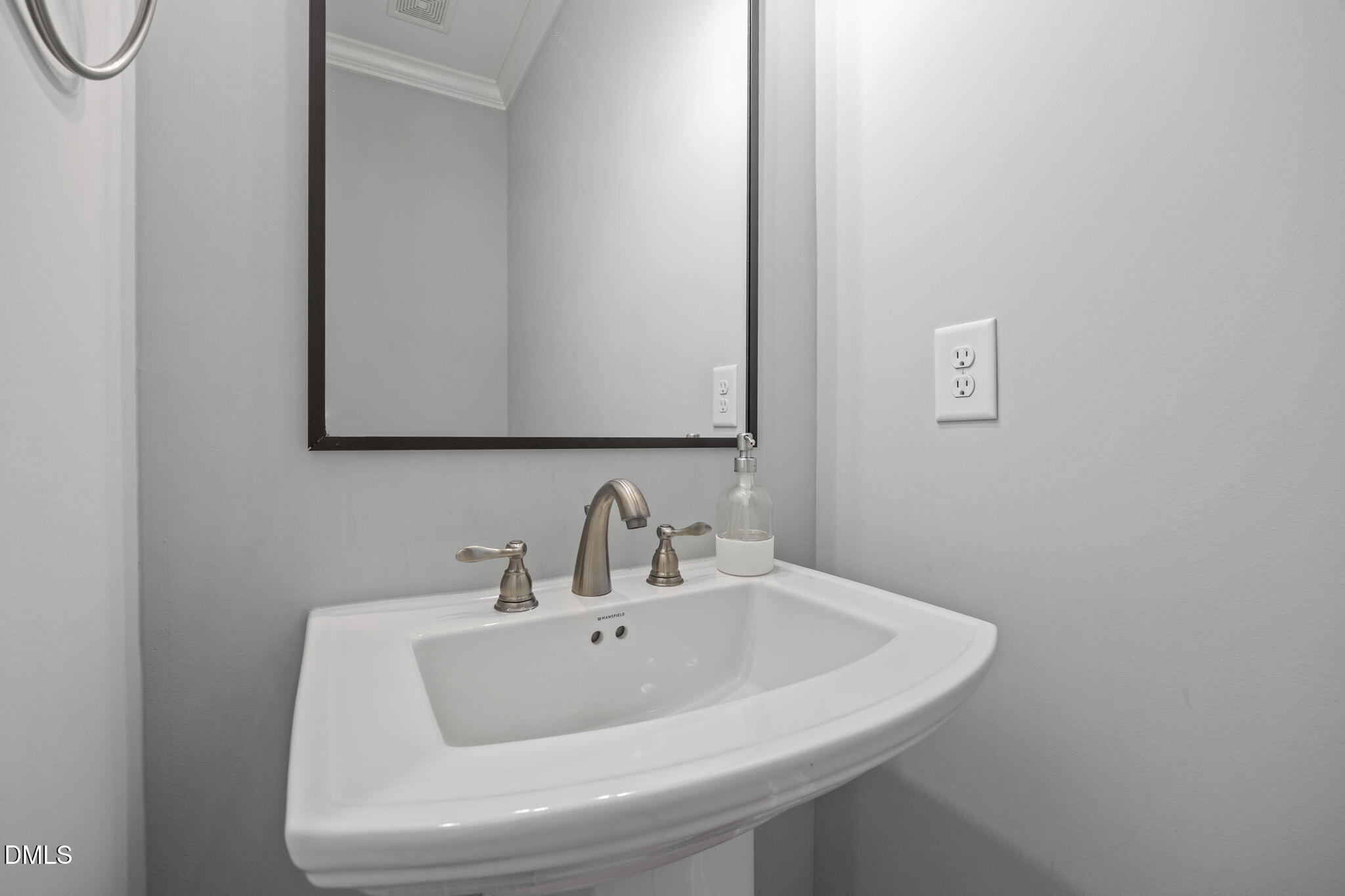 1605 Wooster Street Raleigh, NC 27607 - Photo 17 of 39 23-web-or-mls-IMG_2611