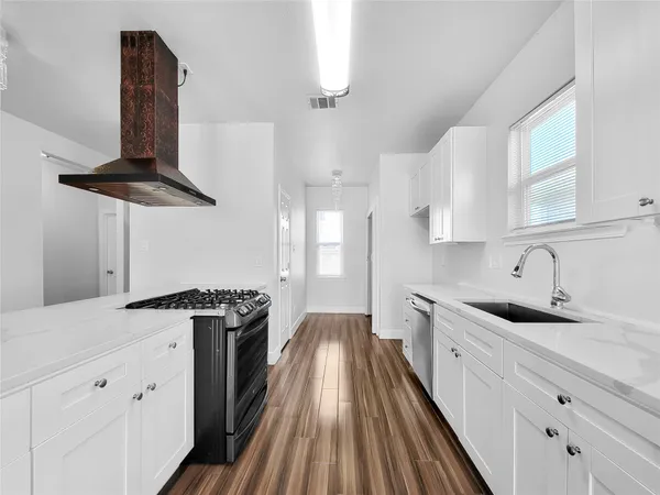 $1,645 | 8135 Chateau Street, Houston, TX 77028