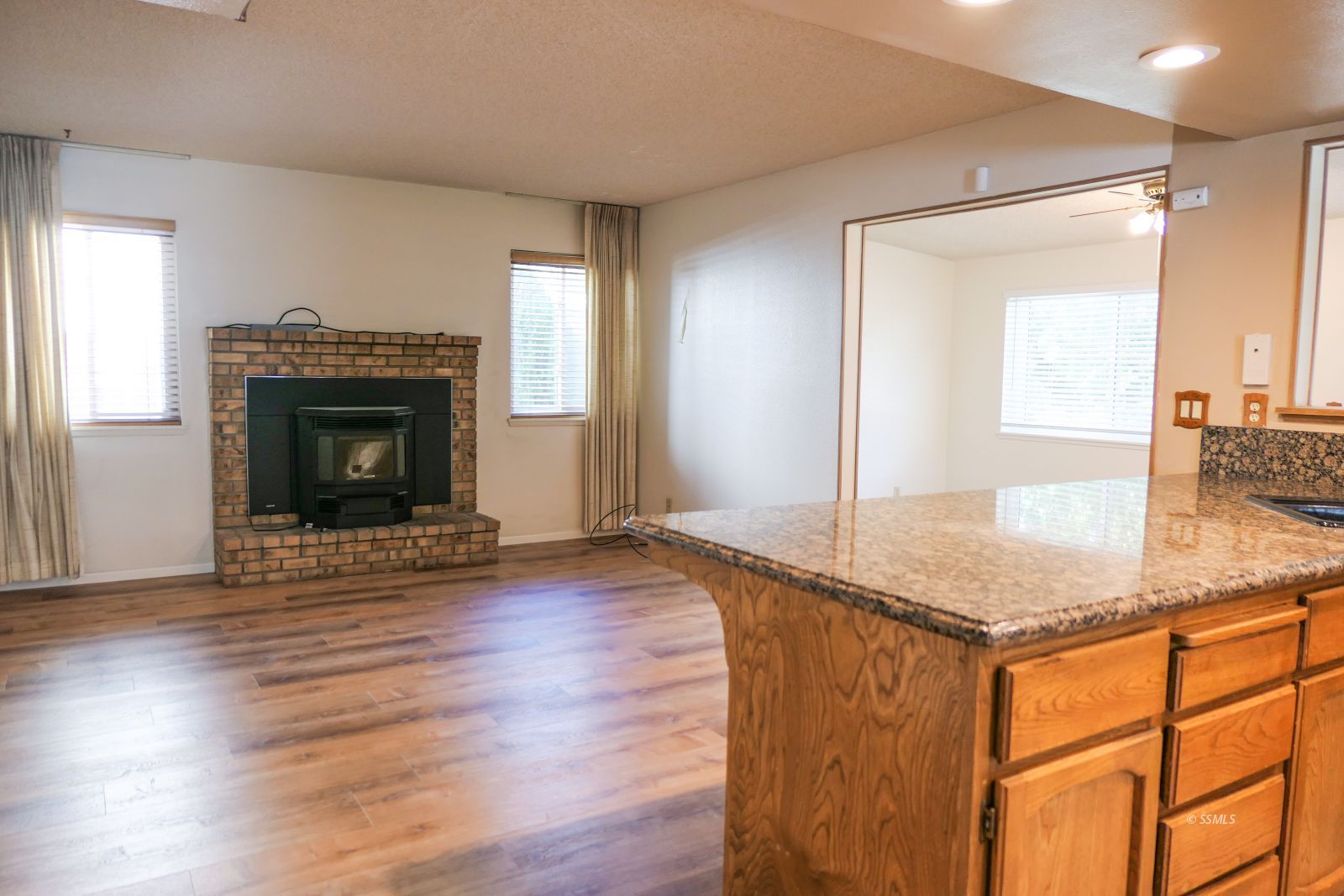 946 Roosevelt Street Ridgecrest, CA 93555 - Photo 9 of 50 Gallery Image 9