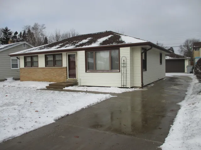 $229,900 | 3822 West Rochelle Avenue, Milwaukee, WI 53209