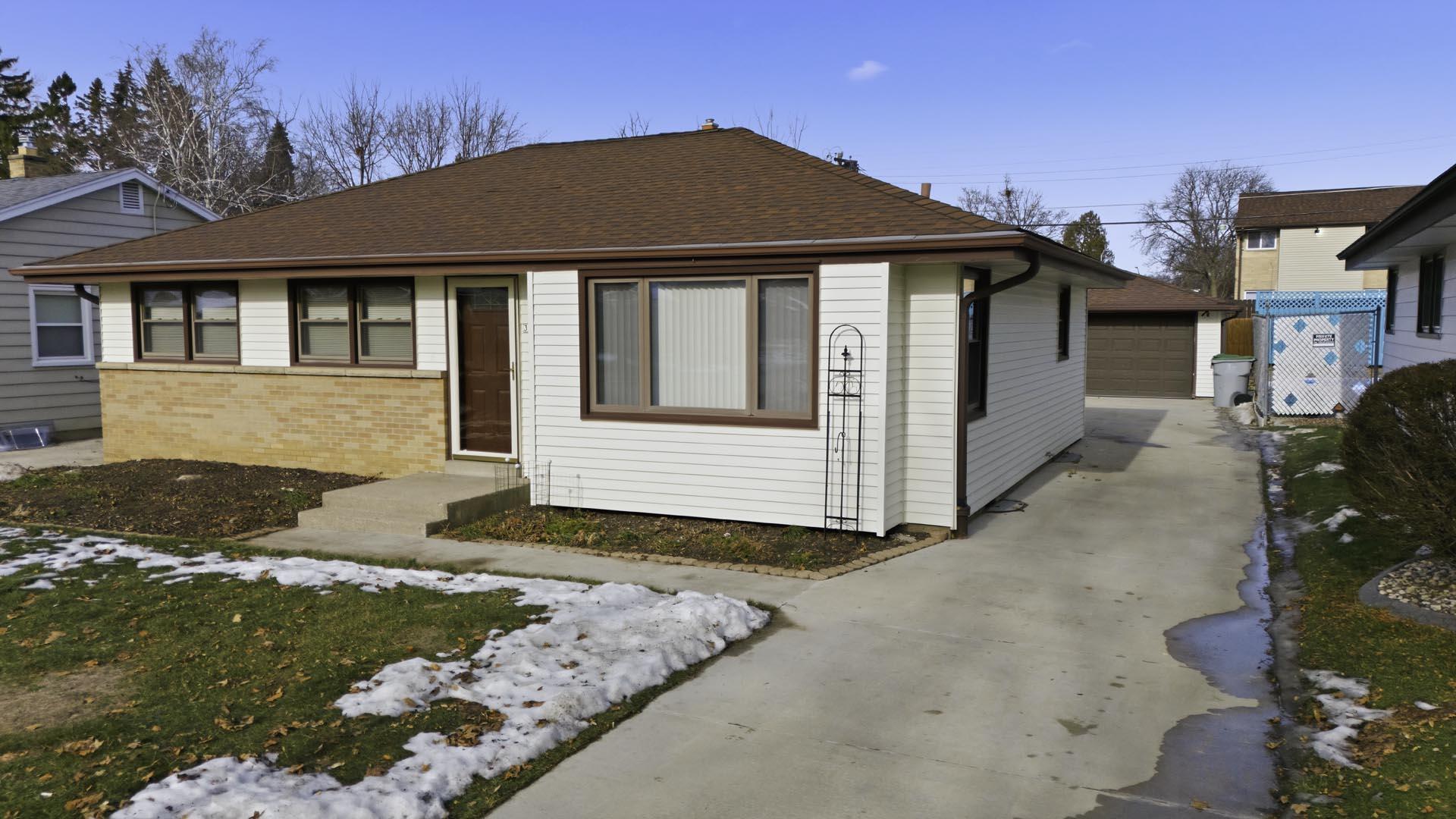 3822 West Rochelle Avenue Milwaukee, WI 53209 - Photo 19 of 24 3822freebie_021