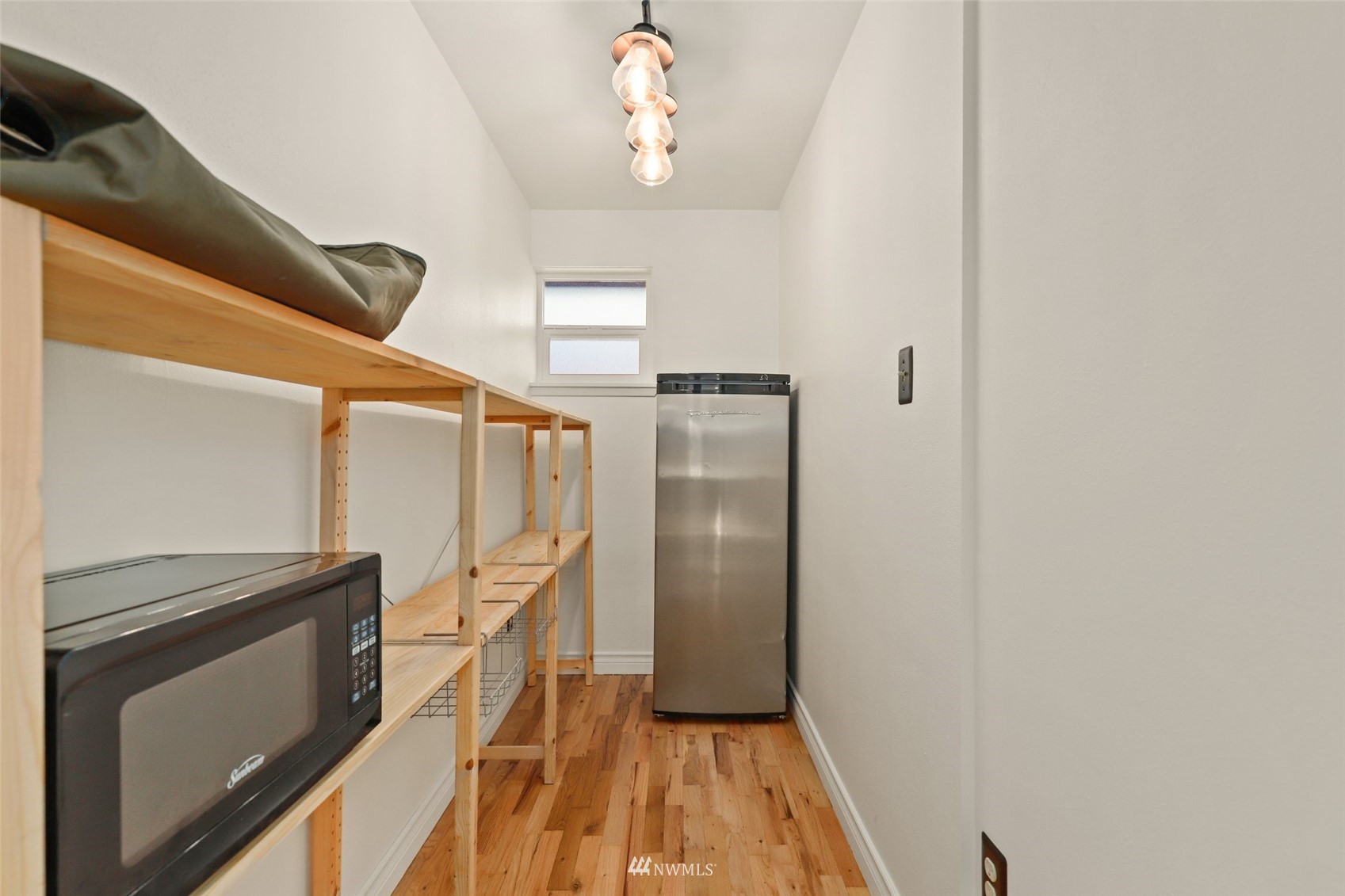 8817 37th Avenue Southwest Seattle, WA 98126 - Photo 13 of 40