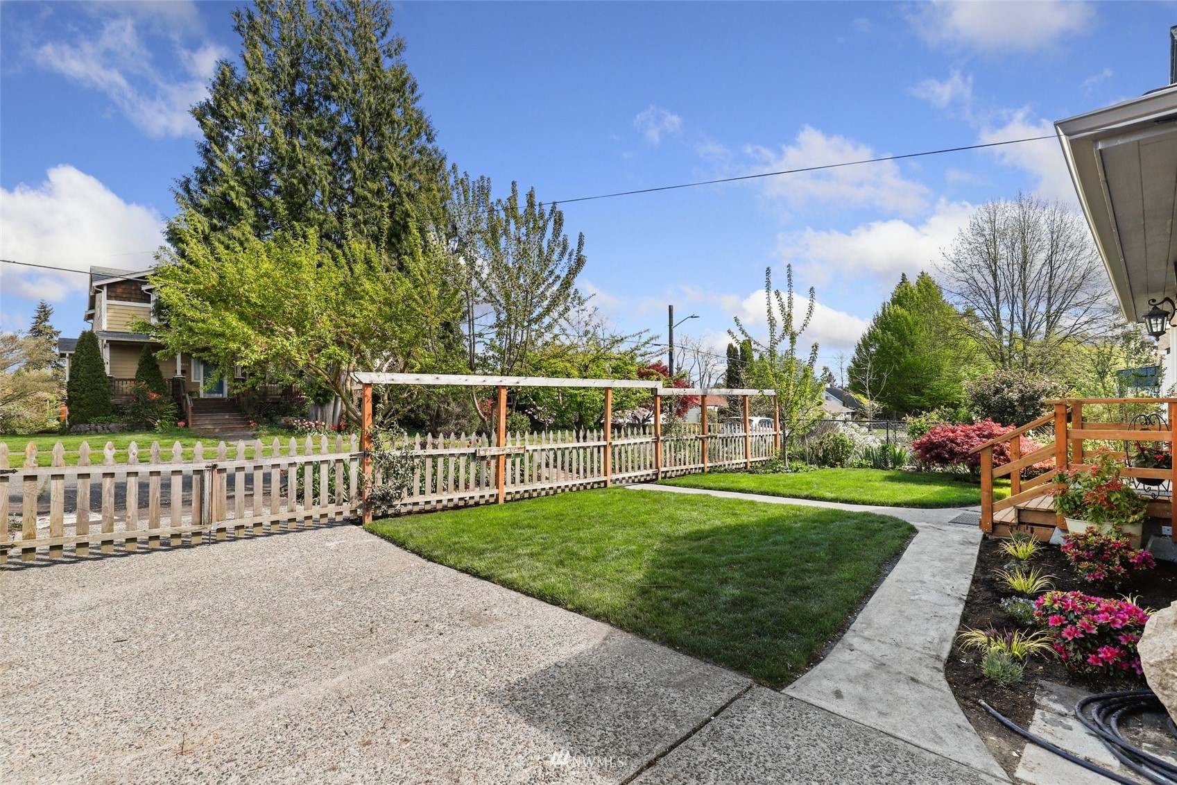 8817 37th Avenue Southwest Seattle, WA 98126 - Photo 3 of 40