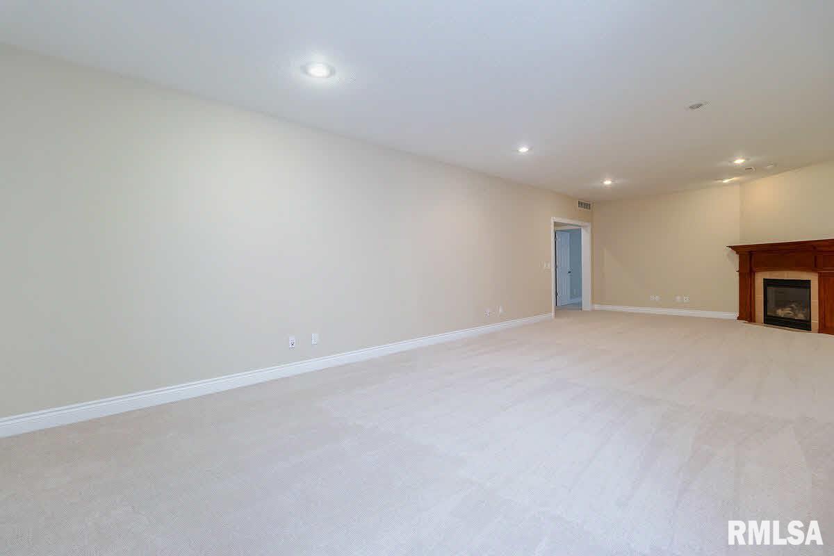 5304 Judge Road Bettendorf, IA 52722 - Photo 21 of 24 Gallery Image 21