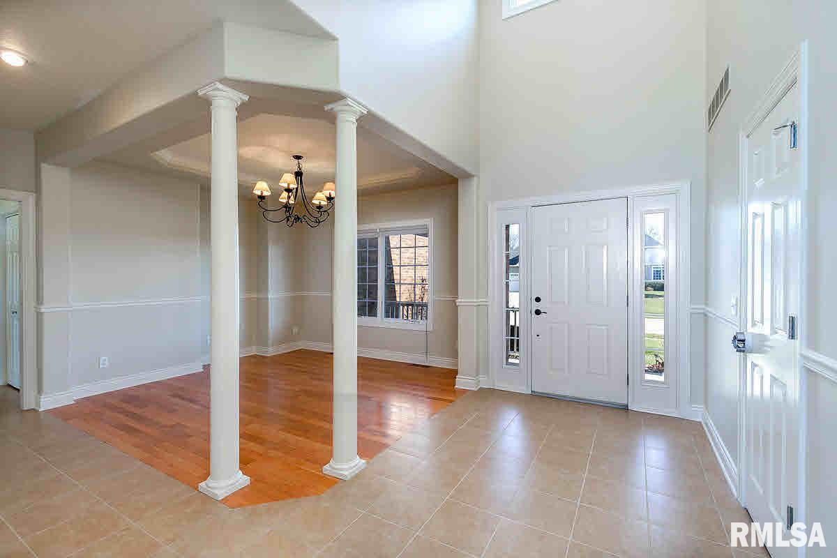 5304 Judge Road Bettendorf, IA 52722 - Photo 8 of 24 Gallery Image 8