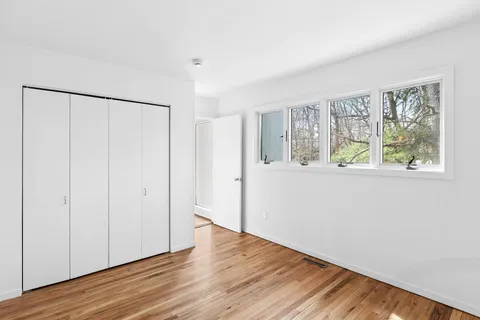$2,250,000 | 5 Rosemaries Lane, East Hampton, NY 11937