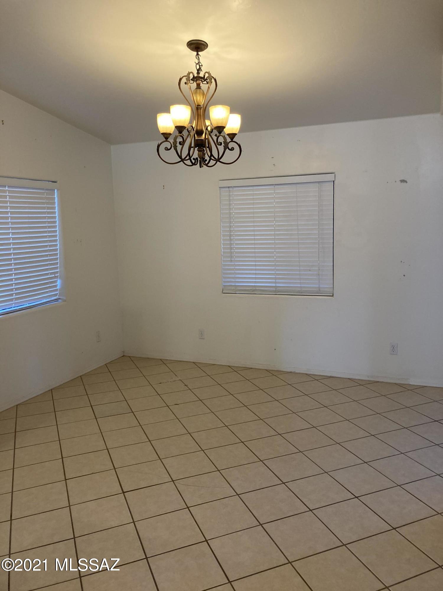 1695 Circulo Bahia Rio Rico, AZ 85648 - Photo 5 of 7